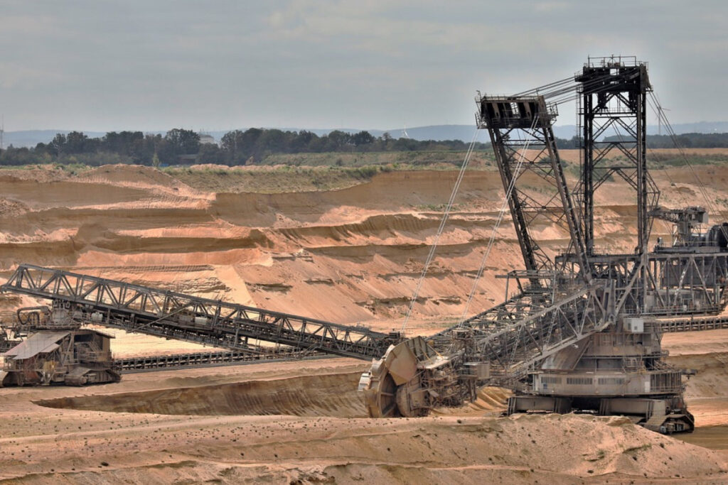 Deux nouveaux permis de recherche aurifère attribués à GLOBAL INDUSTRIES SARL et RAMPAGE EXPLORATION SARL